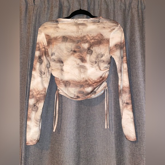 Unique patterned top by Boohoo - Picture 3 of 3